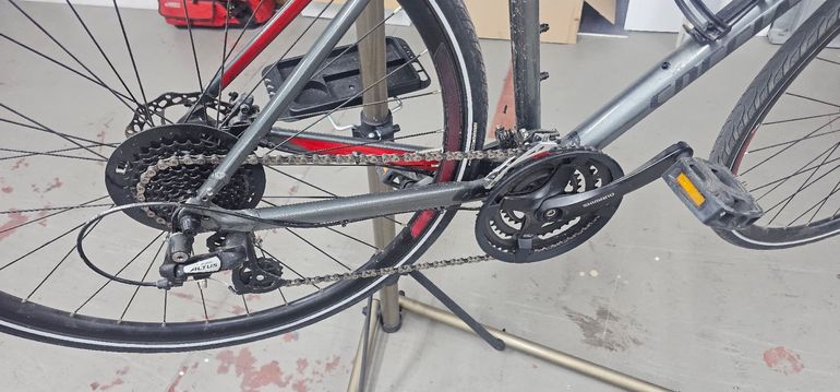 Used Specialized Sirrus Disc 2017 2017 Urban, Light Gray — image 3 of 5