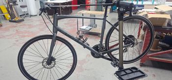 Used Specialized Sirrus Disc 2017 2017 Urban, Light Gray — image 2 of 5
