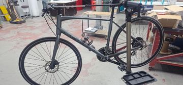 Used Specialized Sirrus Disc 2017 2017 Urban, Light Gray — image 2 of 5