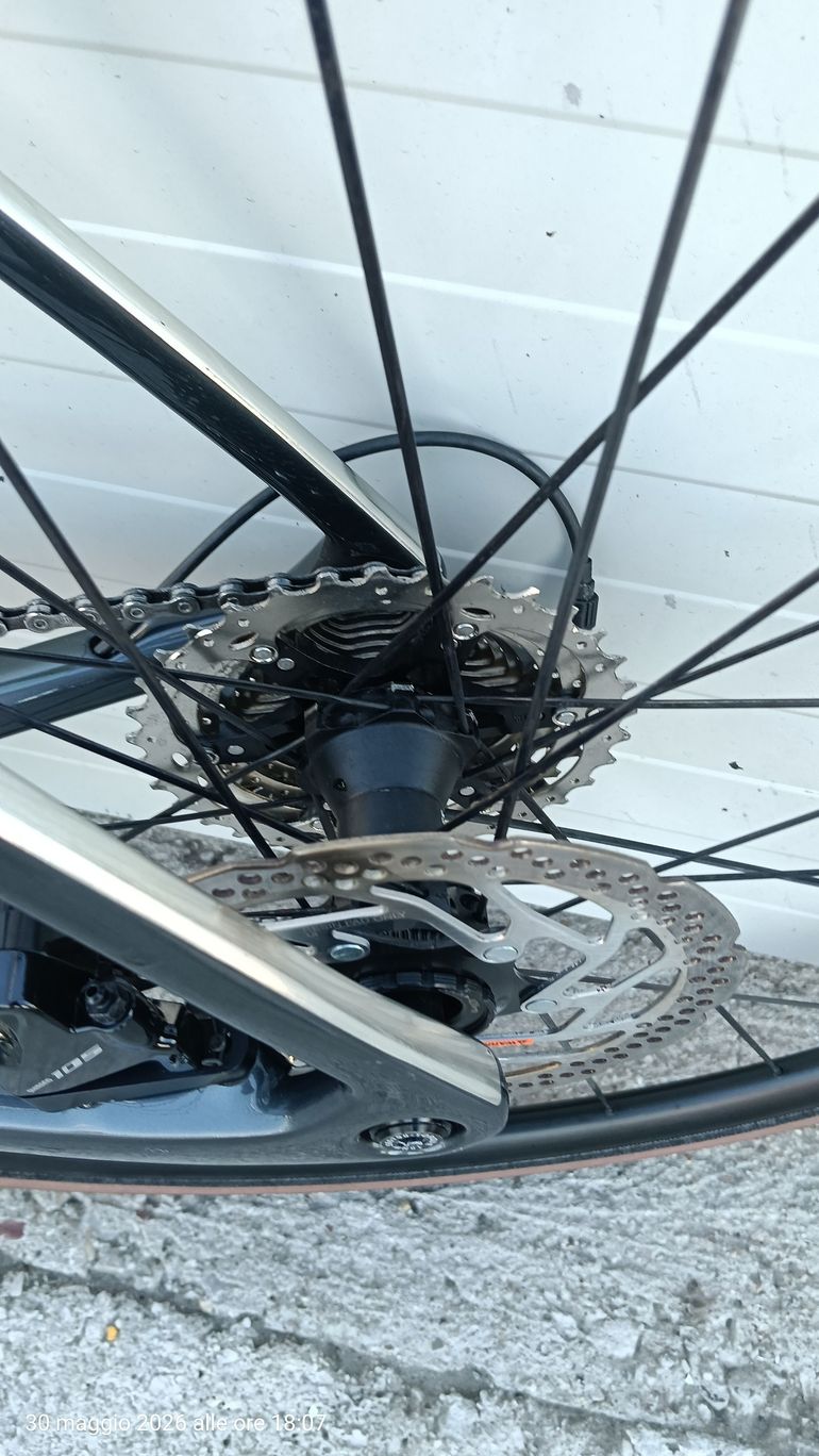 Used Trek Emonda SL6 2022 Road & Gravel, Light Gray — image 10 of 13