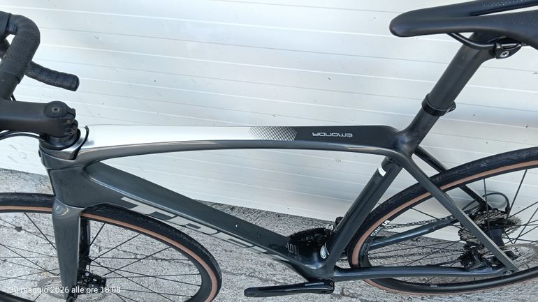 Used Trek Emonda SL6 2022 Road & Gravel, Light Gray — image 4 of 13