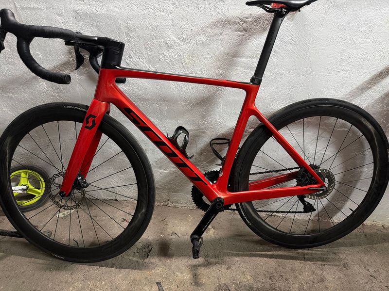 Tweedehands Scott Addict RC Pro 2023 2023 Road & Gravel — afbeelding 2 van 5
