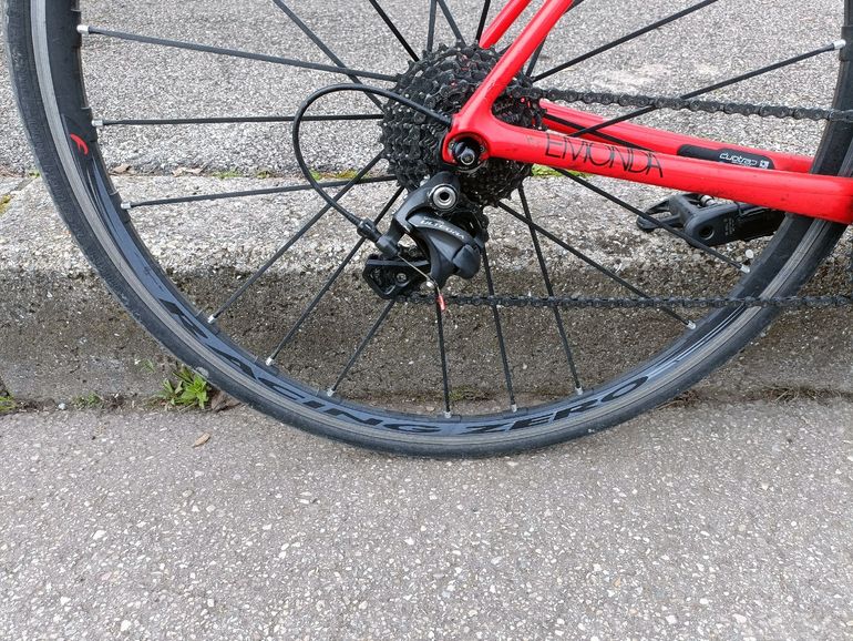 Used Trek Émonda SL 6 2018 2018 Road & Gravel, Rosso — image 6 of 9