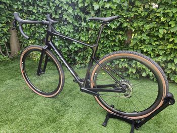 Used Giant Revolt, Advanced Pro 1 2023 2023 Road & Gravel, Black — image 6 of 17