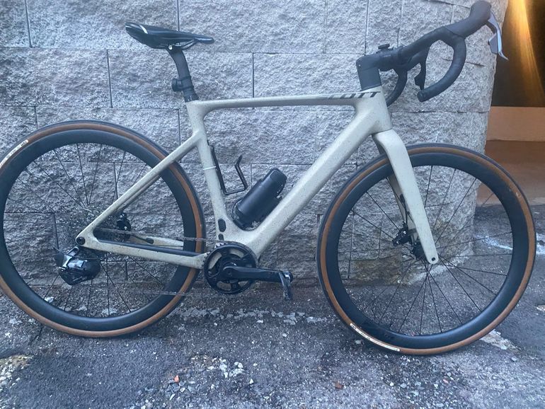 Used Scott Solace Gravel eRIDE 20 2023 2023 Road & Gravel, Light Gray — image 1 of 3