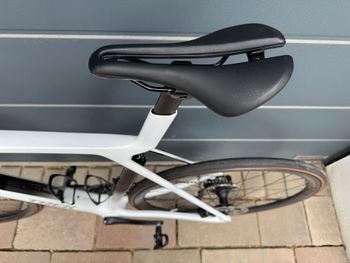 Used Trek Madone SL 6 Gen 8 2025 2025 Road & Gravel, White — image 20 of 20