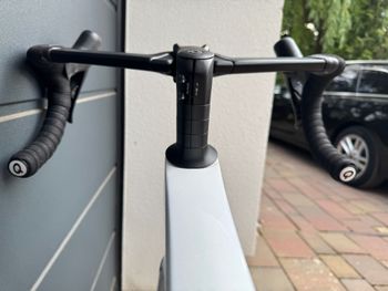 Used Trek Madone SL 6 Gen 8 2025 2025 Road & Gravel, White — image 8 of 20