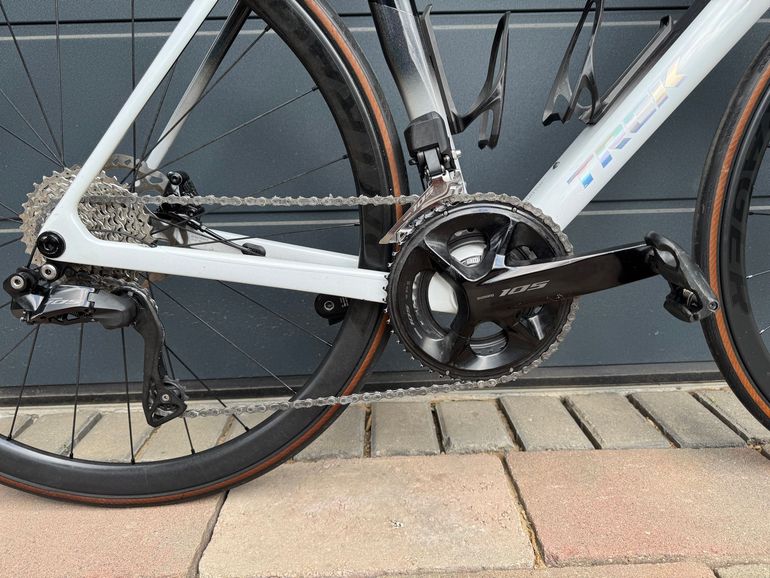 Used Trek Madone SL 6 Gen 8 2025 2025 Road & Gravel, White — image 3 of 20