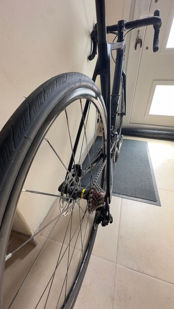 Used Canyon Endurace WMN CF SL Disc 7.0 2019 2019 Road & Gravel, Black — image 5 of 6
