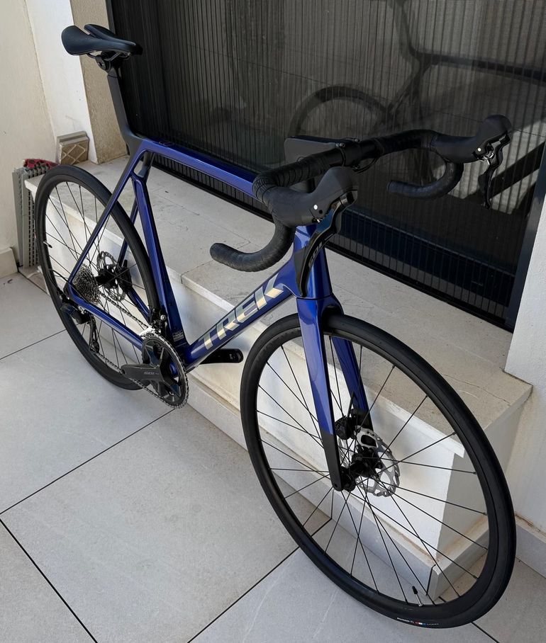 Used Trek Madone SL 5 Gen 8 2025 2025 Road & Gravel, Blue — image 2 of 3
