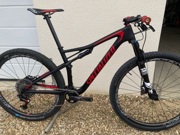 Brugt Specialized Men's Epic Comp Carbon 2018 2018 Mountainbike — billede 1 af 11