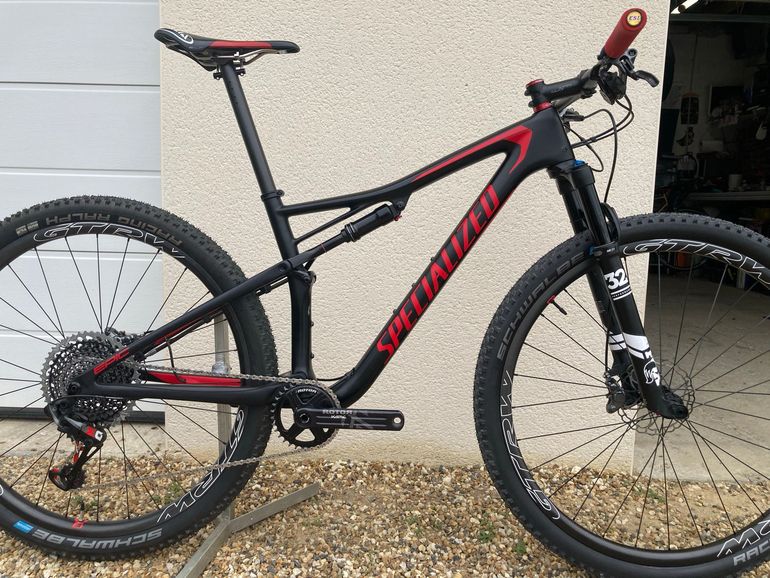 Used Specialized Men's Epic Comp Carbon 2018 2018 Mountainbike, Black — image 2 of 11