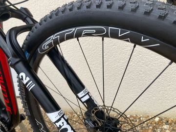 Brugt Specialized Men's Epic Comp Carbon 2018 2018 Mountainbike — billede 10 af 11