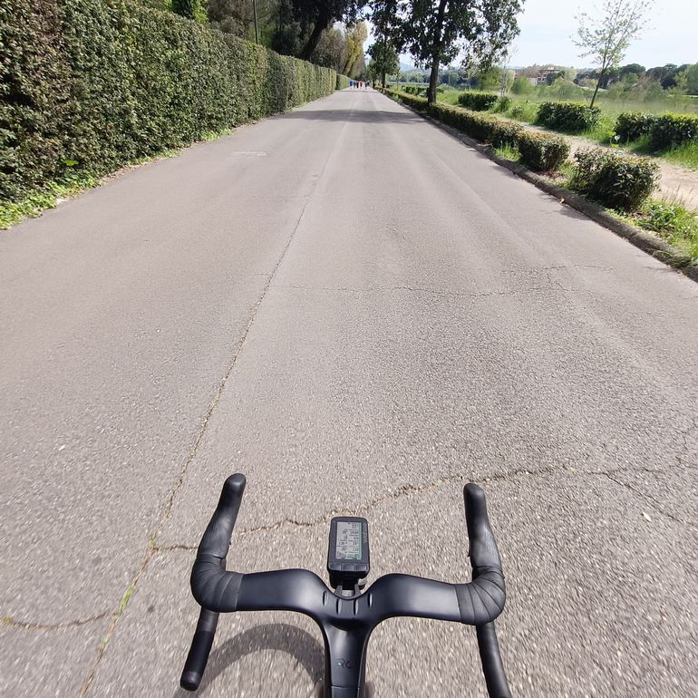 Used Bianchi Oltre Comp 105 Di2 2024 2024 Road & Gravel, Black — image 9 of 12