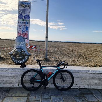 Used Bianchi Oltre Comp 105 Di2 2024 2024 Road & Gravel, Black — image 8 of 12