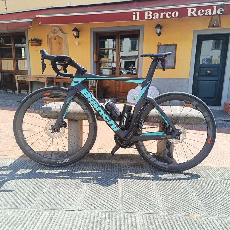 Used Bianchi Oltre Comp 105 Di2 2024 2024 Road & Gravel, Black — image 6 of 12