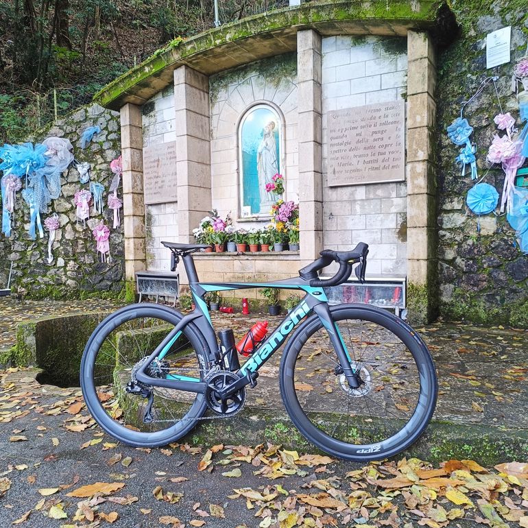 Used Bianchi Oltre Comp 105 Di2 2024 2024 Road & Gravel, Black — image 10 of 12