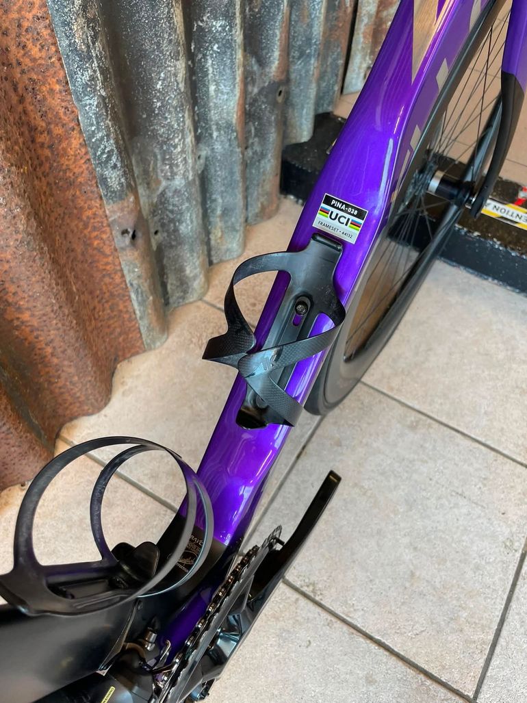 Used Pinarello DOGMA F DURA ACE Di2 Disc 2023 2023 Road & Gravel — image 8 of 12