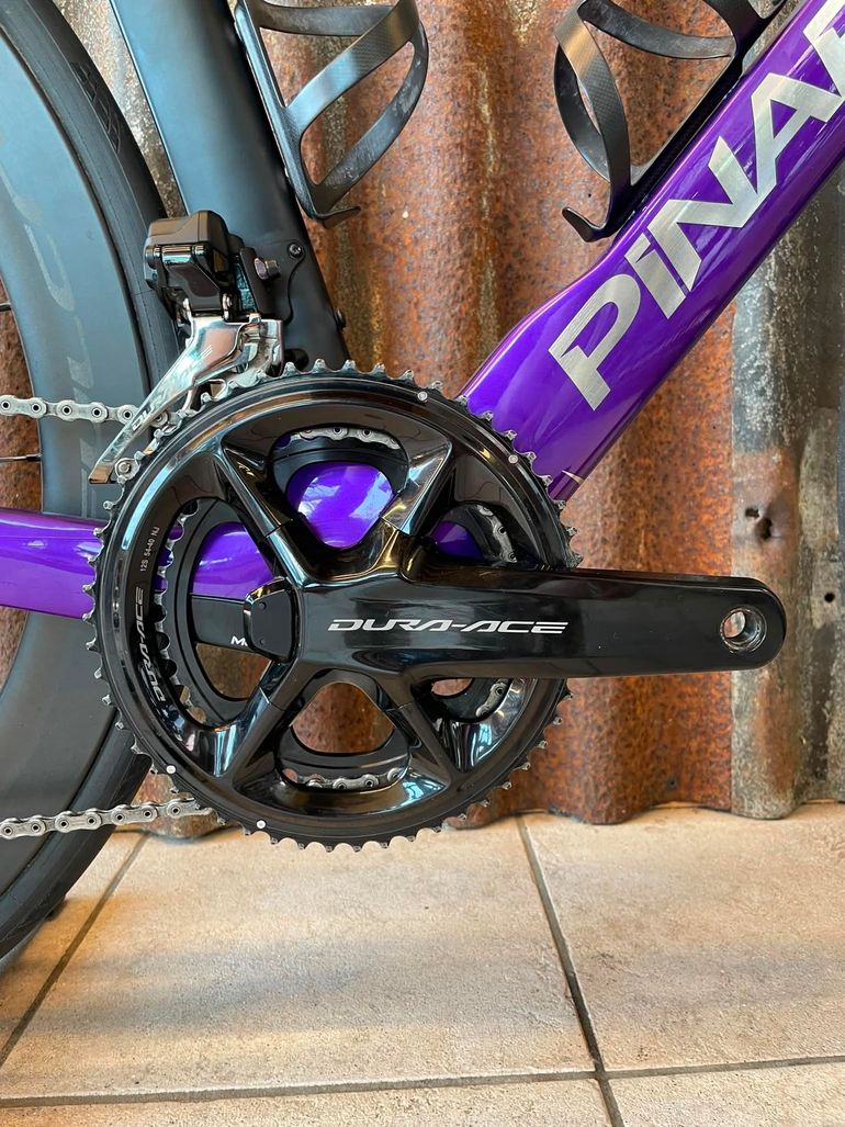 Used Pinarello DOGMA F DURA ACE Di2 Disc 2023 2023 Road & Gravel — image 2 of 12