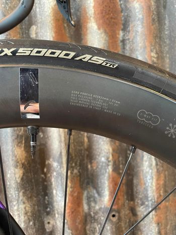 Used Pinarello DOGMA F DURA ACE Di2 Disc 2023 2023 Road & Gravel — image 4 of 12