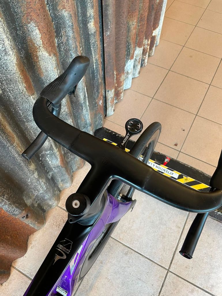 Used Pinarello DOGMA F DURA ACE Di2 Disc 2023 2023 Road & Gravel — image 5 of 12