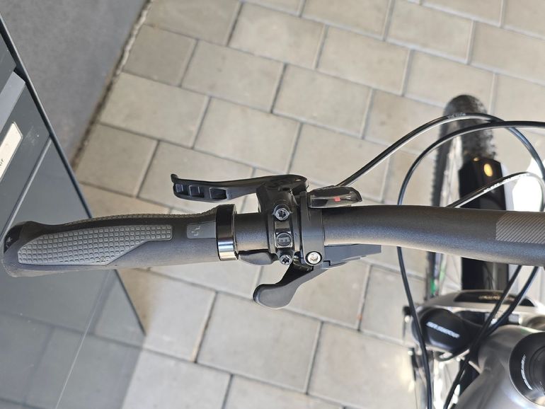 Used CUBE CROSS Pro 2017 2017 Road & Gravel, Light Gray — image 8 of 19