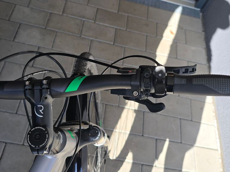 Used CUBE CROSS Pro 2017 2017 Road & Gravel, Light Gray — image 9 of 19