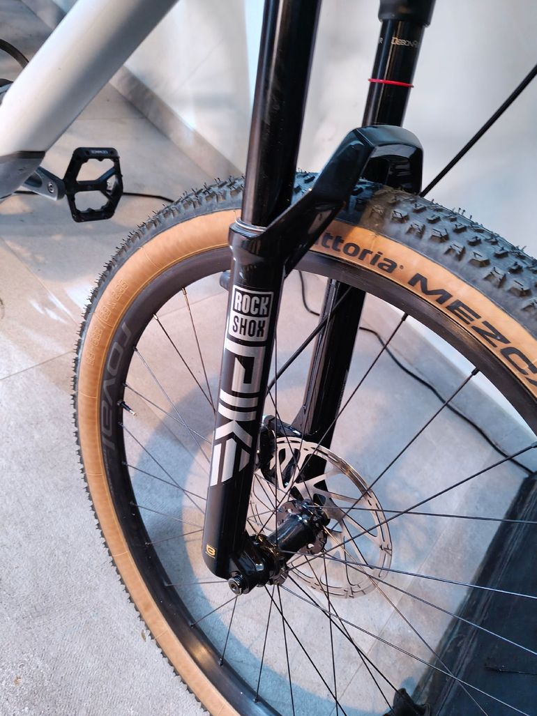 Used Specialized Stumpjumper LTD 2023 2023 Mountainbike, Hellgrau, 29 — image 17 of 25