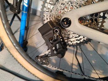 Used Specialized Stumpjumper LTD 2023 2023 Mountainbike, Hellgrau, 29 — image 3 of 25