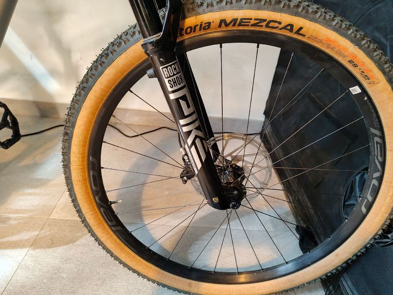 Used Specialized Stumpjumper LTD 2023 2023 Mountainbike, Hellgrau, 29 — image 14 of 25