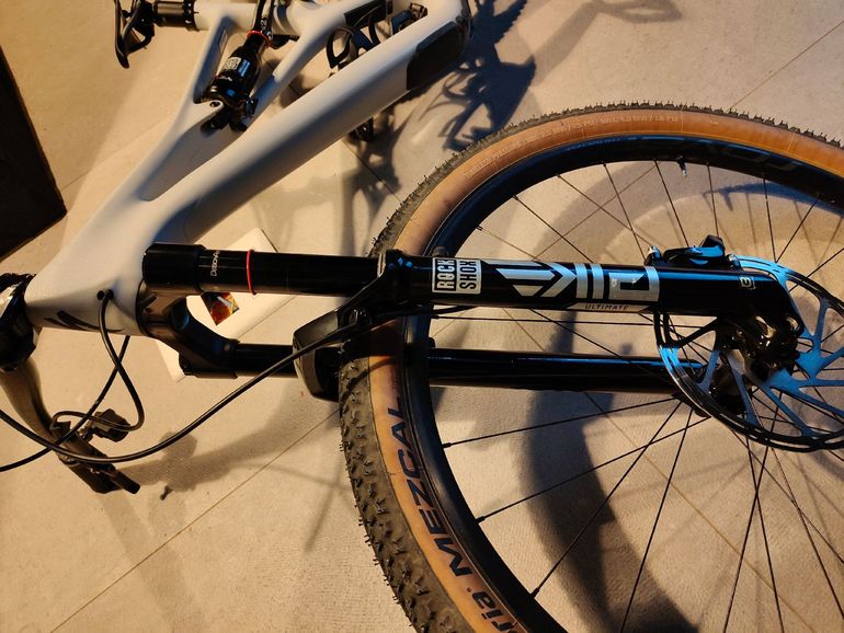 Used Specialized Stumpjumper LTD 2023 2023 Mountainbike, Hellgrau, 29 — image 24 of 25