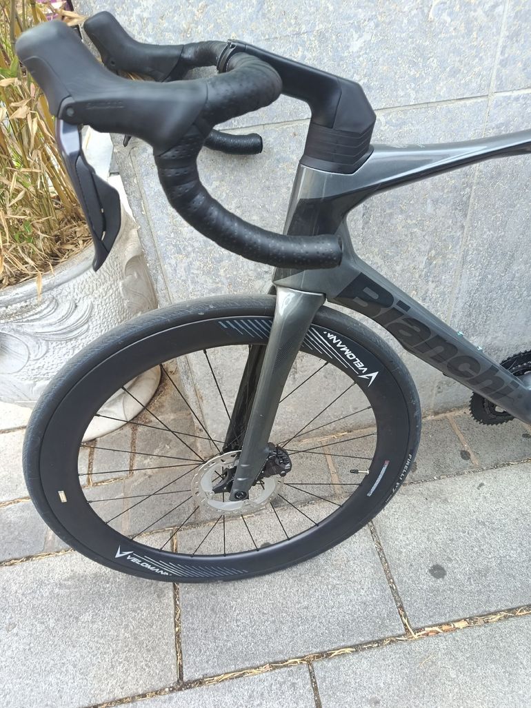 Used Bianchi Oltre Pro Ultegra Di2 2024 2024 Road & Gravel, Light Gray — image 7 of 9