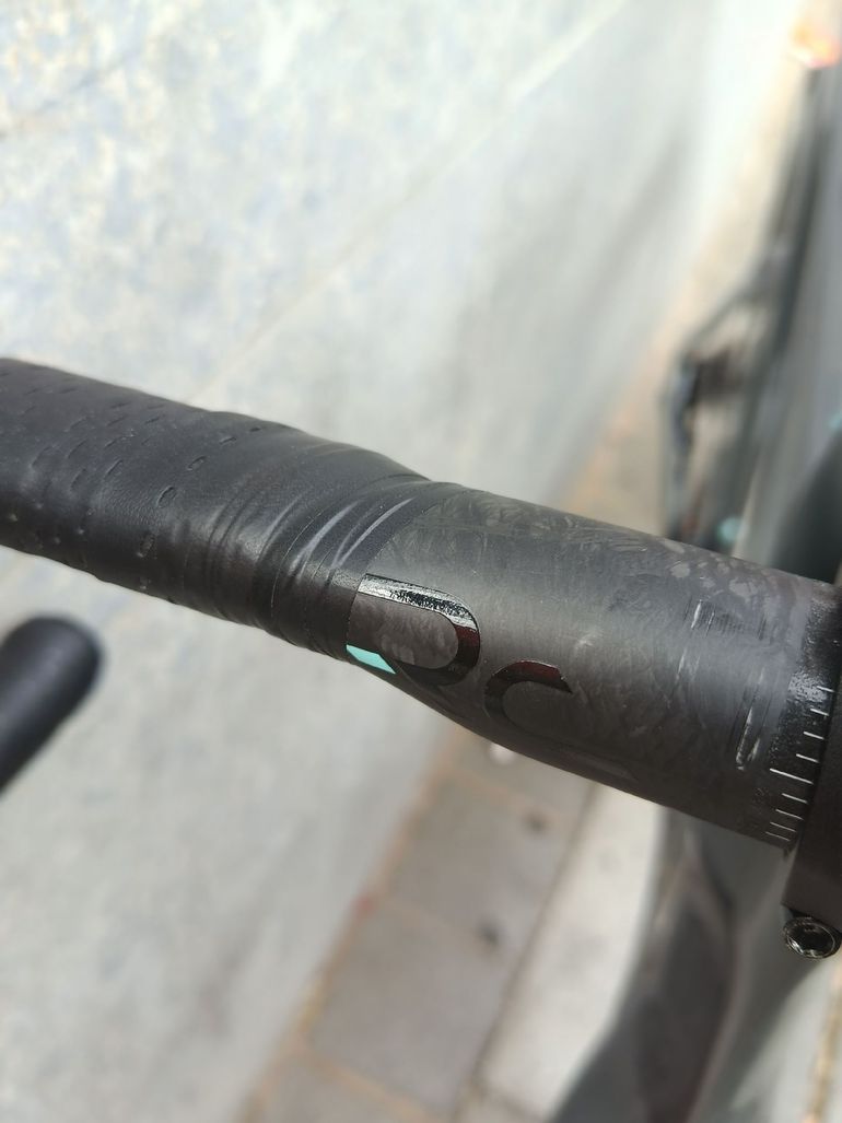 Used Bianchi Oltre Pro Ultegra Di2 2024 2024 Road & Gravel, Light Gray — image 8 of 9
