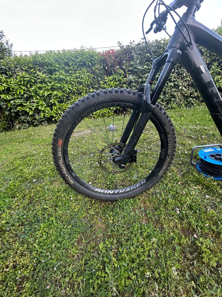 Used Trek Remedy 8 27.5 2018 2018 Mountainbike, Black, 27.5 — image 2 of 7