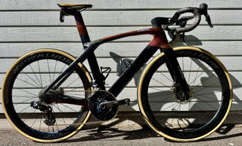Used Trek Madone SRAM Red eTap 2019 Road & Gravel, Black — image 2 of 13