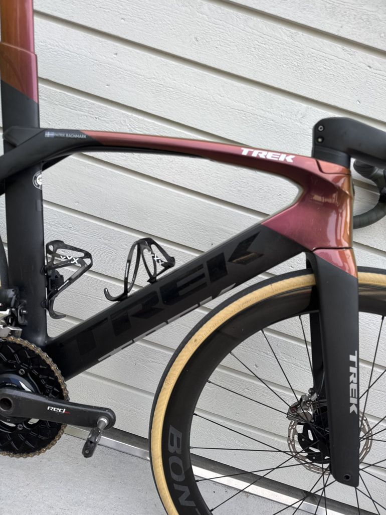 Used Trek Madone SRAM Red eTap 2019 Road & Gravel, Schwarz — image 10 of 13