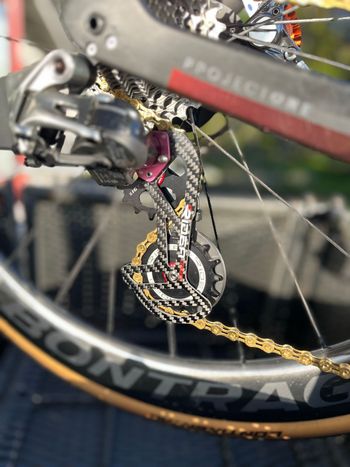 Used Trek Madone SRAM Red eTap 2019 Road & Gravel, Black — image 3 of 5