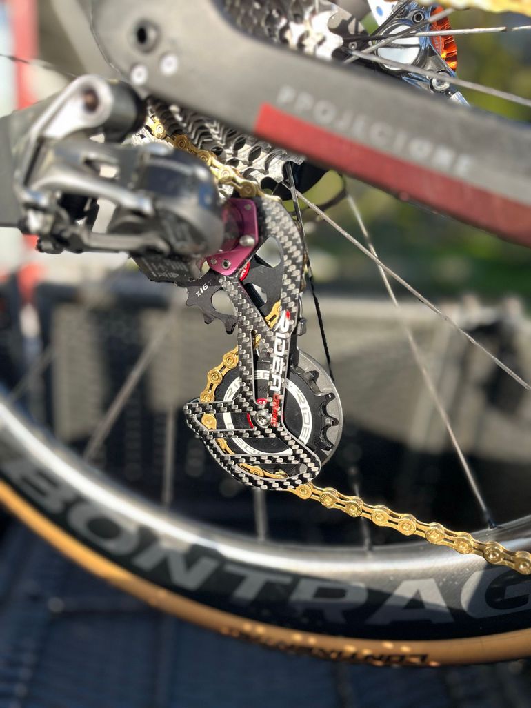 Used Trek Madone SRAM Red eTap 2019 Road & Gravel, Black — image 3 of 5