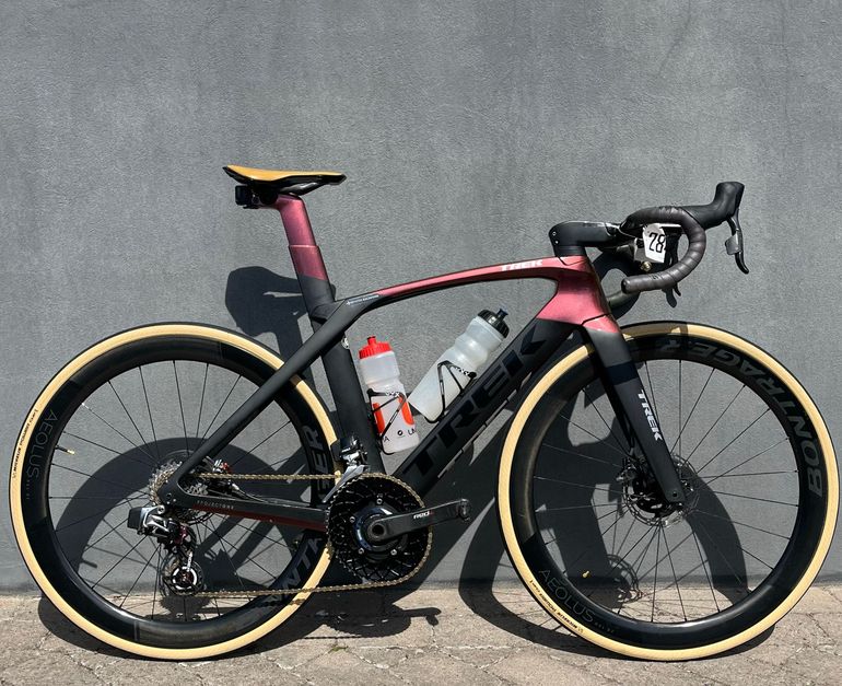 Used Trek Madone SRAM Red eTap 2019 Road & Gravel, Black — image 4 of 5