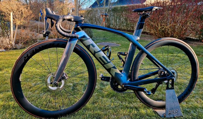 Used Trek TREK MADONE SLR 7 GEN 6 2022 Road & Gravel, Light Gray — image 3 of 20