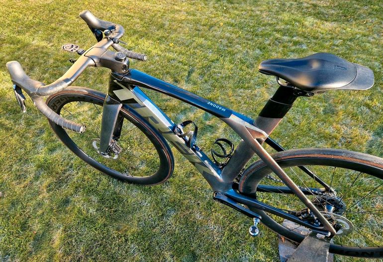 Used Trek TREK MADONE SLR 7 GEN 6 2022 Road & Gravel, Light Gray — image 5 of 20