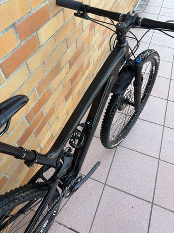 Used Trek Top Fuel 9.8 SL 2019 2019 Mountainbike, Black, 27.5 — image 9 of 14