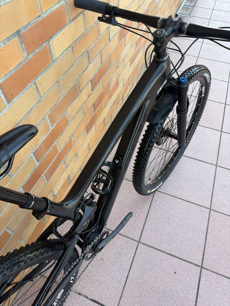 Used Trek Top Fuel 9.8 SL 2019 2019 Mountainbike, Black, 27.5 — image 9 of 14