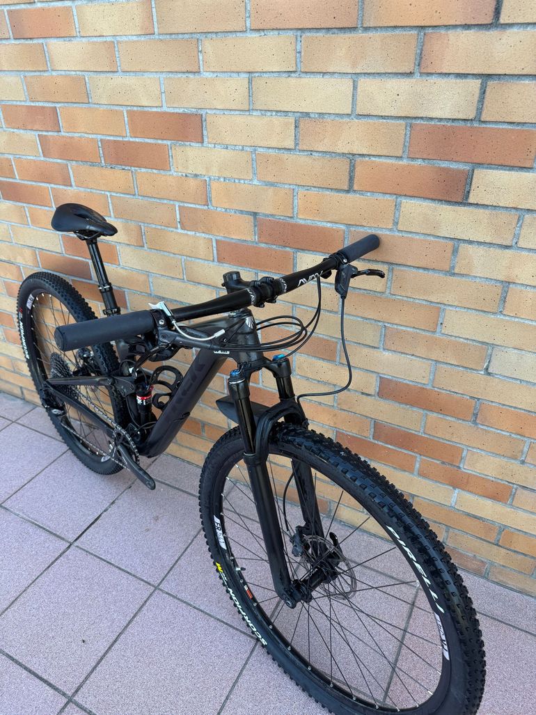 Used Trek Top Fuel 9.8 SL 2019 2019 Mountainbike, Black, 27.5 — image 4 of 14