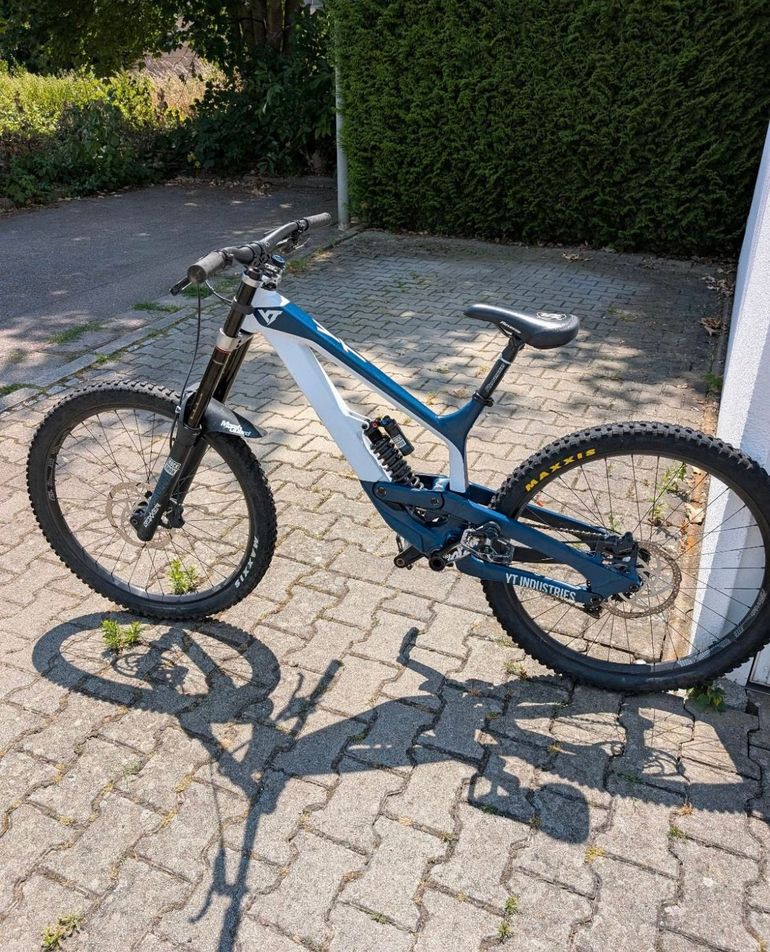 Used YT Industries TUES 27 AL Base 2019 2019 Mountainbike, White, 27.5 — image 1 of 10