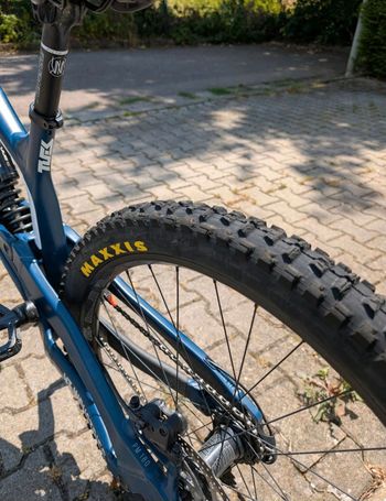 Used YT Industries TUES 27 AL Base 2019 2019 Mountainbike, White, 27.5 — image 8 of 10