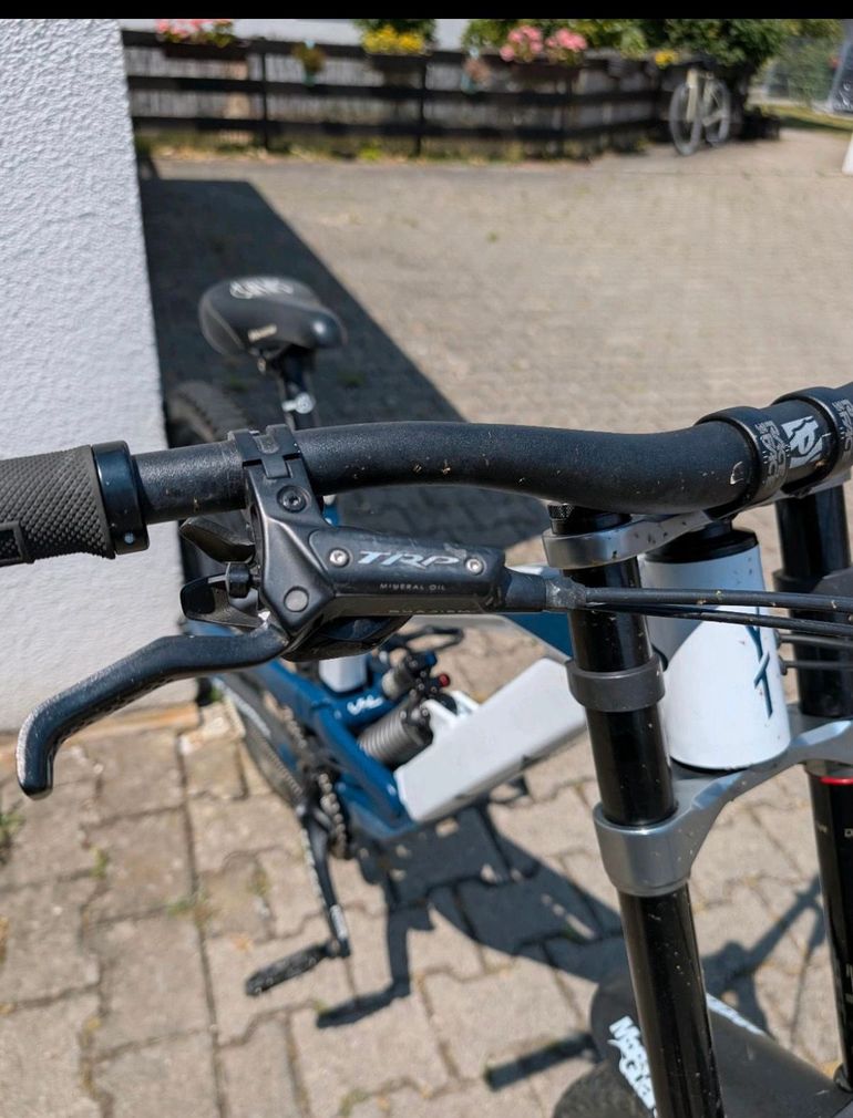 Used YT Industries TUES 27 AL Base 2019 2019 Mountainbike, White, 27.5 — image 2 of 10