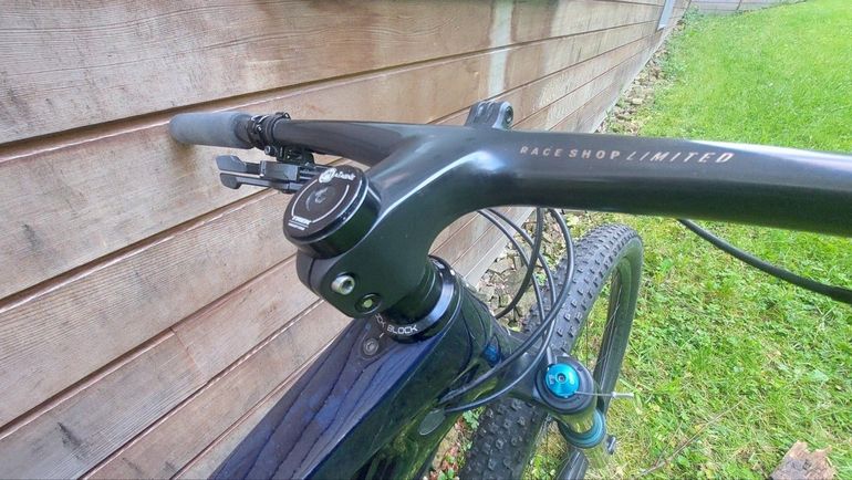 Used Trek Supercaliber 9.8 GX 2022 2022 Mountainbike, Blue, 29 — image 15 of 15