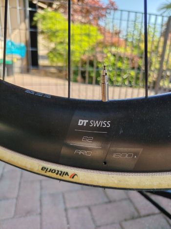 Used Canyon Aeroad CF SL 8 Disc 2023 2023 Road & Gravel, Red — image 6 of 10