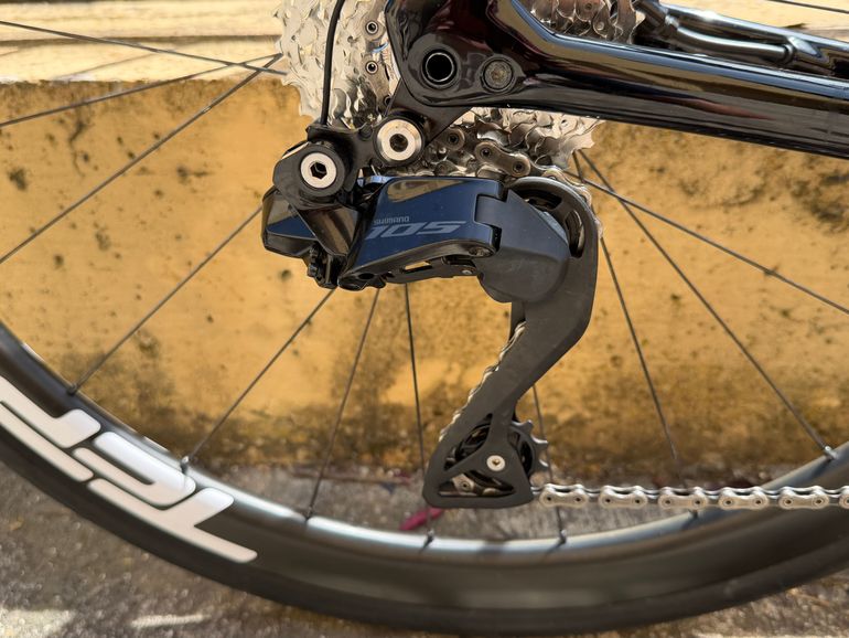 Used Specialized Tarmac SL7 Comp - Shimano 105 Di2 2025 2025 Road & Gravel, Black — image 5 of 15